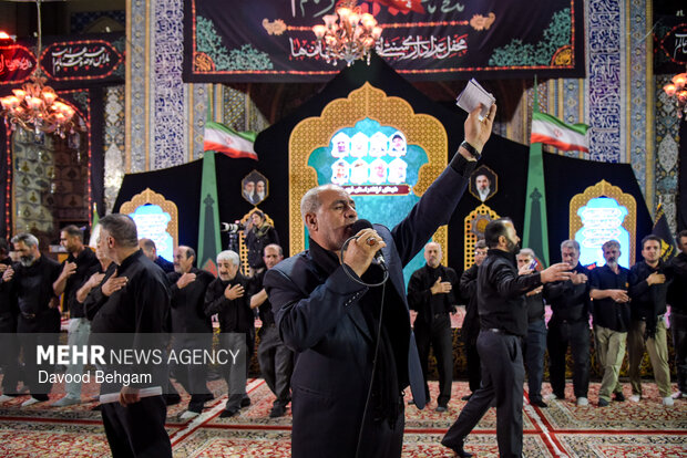 عزاداری سومین شب محرم در حرم رضوی