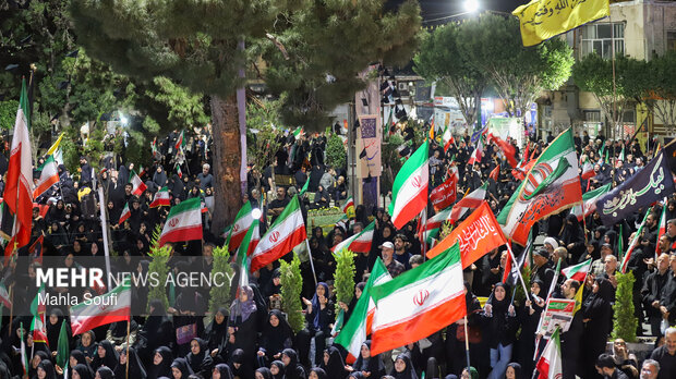 عزاداری شب سوم محرم در تجمع میدان شهدای اراک