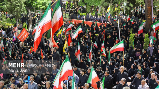 عزاداری شب سوم محرم در تجمع میدان شهدای اراک