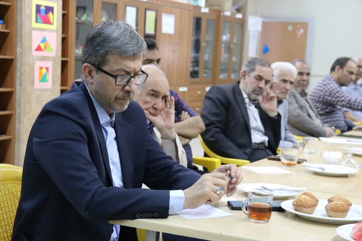 جمالی‌نژاد: فیزیک و ریاضیات نباید دکان کنکور باشد، مسئله‌محور شوید
