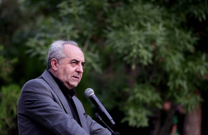سرمست: فرهنگ عاشورا را فراتر از عزاداری به نسل جدید منتقل کنیم