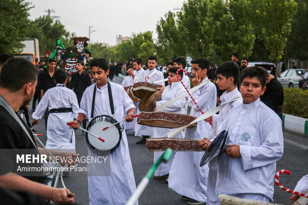 حرکت ورود کاروان نمادین امام حسین(ع) به کربلا در قم