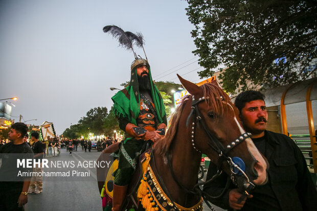 حرکت ورود کاروان نمادین امام حسین(ع) به کربلا در قم