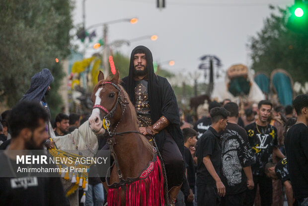 حرکت ورود کاروان نمادین امام حسین(ع) به کربلا در قم