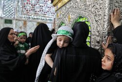 لالایی مادران تبریزی برای کوچک‌ترین شهید کربلا در صحن سیدحمزه