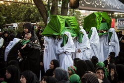مراسم «شیرخوارگان حسینی» در اصفهان