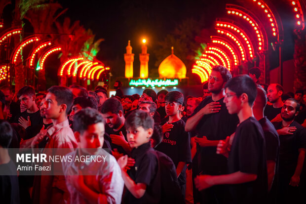 عزاداری شب‌ چهارم محرم در موکب «عزیزم حسین(ع)» شیراز