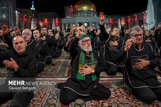 شب چهارم محرم در حرم رضوی