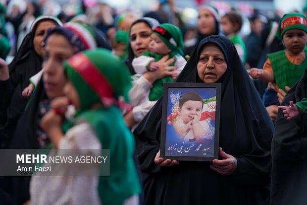مراسم «شیرخوارگان حسینی» در حرم شاهچراغ (ع)