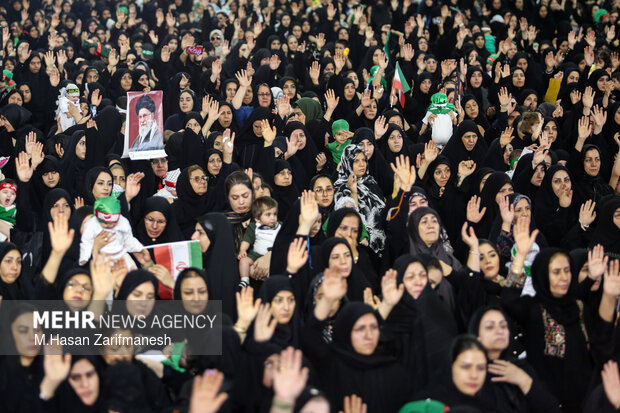 مراسم شیرخوارگان حسینی در مصلی امام خمینی(ره)