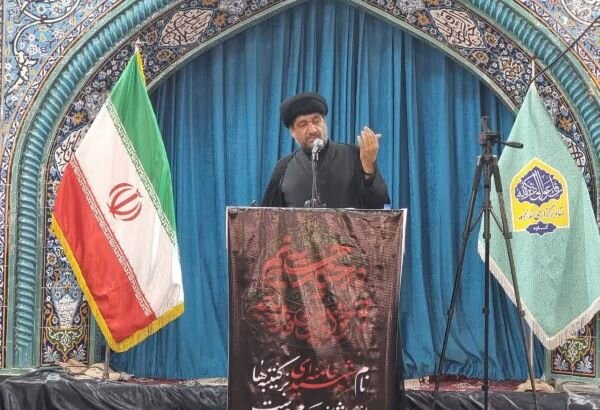 امام جمعه گناوه:انحراف خواص و غفلت عوام زمینه فاجعه در جامعه می شود