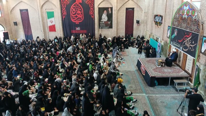 لالایی مادران تبریزی برای کوچک‌ترین شهید کربلا در صحن سیدحمزه