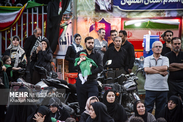 مراسم «شیرخوارگان حسینی» در اصفهان