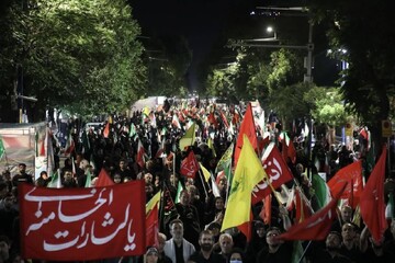 مردم ارومیه همچنان در لبیک به ندای رهبری در خیابان تجمع کردند