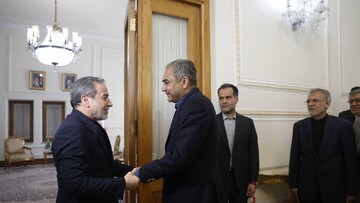 Araghchi meets with Pakistani itnerior minister in Tehran