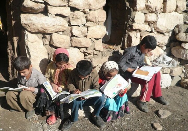 تلاش برای برچیده‌شدن ۷۰ مدرسه «سنگی» در لرستان