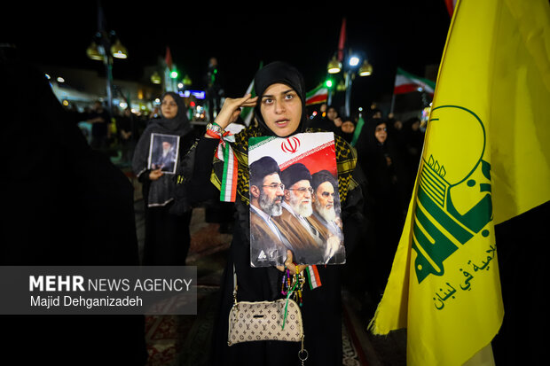 تجمع مردمی «لبیک یا خامنه ای» در یزد