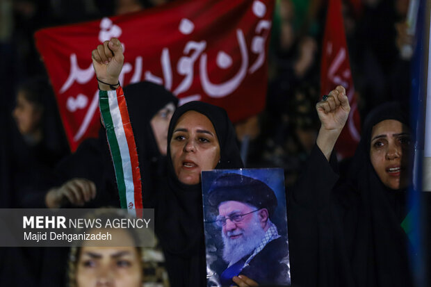 تجمع مردمی «لبیک یا خامنه ای» در یزد