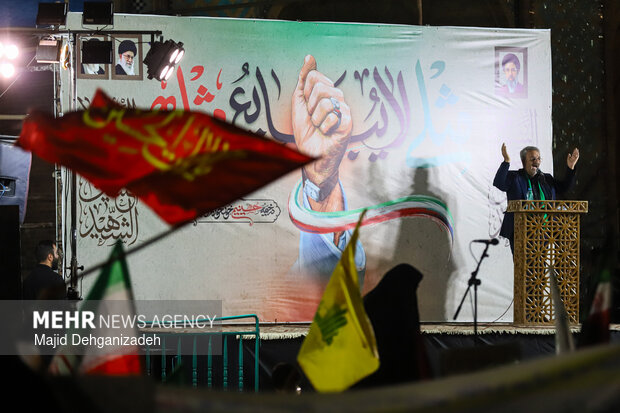 تجمع مردمی «لبیک یا خامنه ای» در یزد