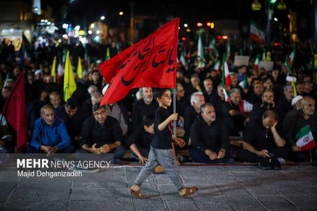 تجمع مردمی «لبیک یا خامنه ای» در یزد