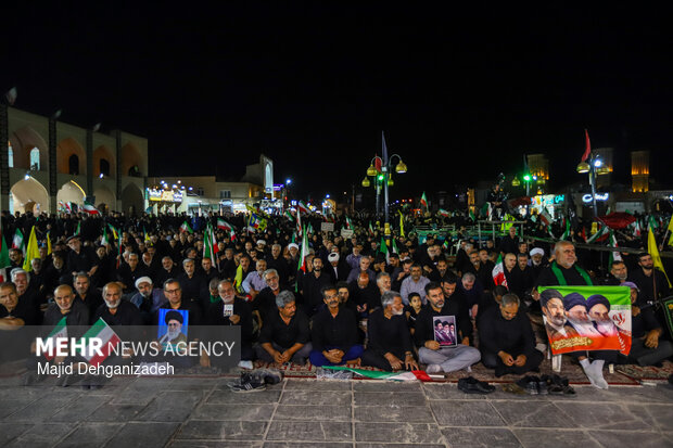 تجمع مردمی «لبیک یا خامنه ای» در یزد
