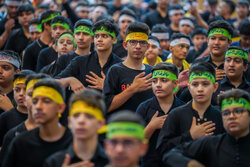 عزاداری دانش آموزان دیار مومنان در بازار بزرگ و تاریخی کاشان