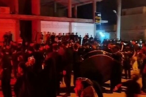 مراسم زنجیر زنی و سینه زنی در آبدان