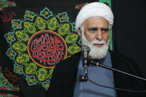 امام جمعه کیش: ملاک حقانیت همراهی با جریان حق است