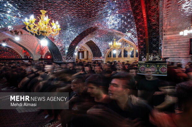 مراسم عزاداری شب ششم محرم در هیئت مکتب‌القاسم زنجان