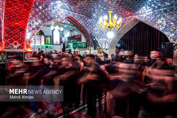 مراسم عزاداری شب ششم محرم در هیئت مکتب‌القاسم زنجان