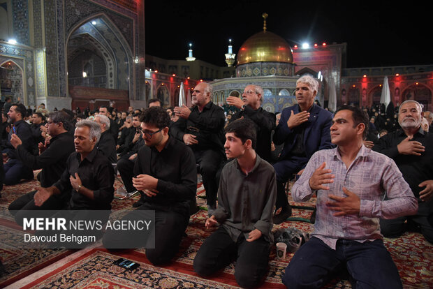 عزاداری شب ششم در حسینیه حرم امام رضا(ع)
