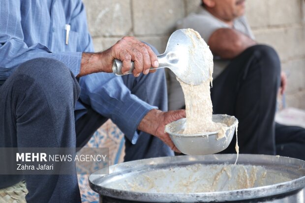 پخت حلیم به روش سنتی در فین هرمزگان