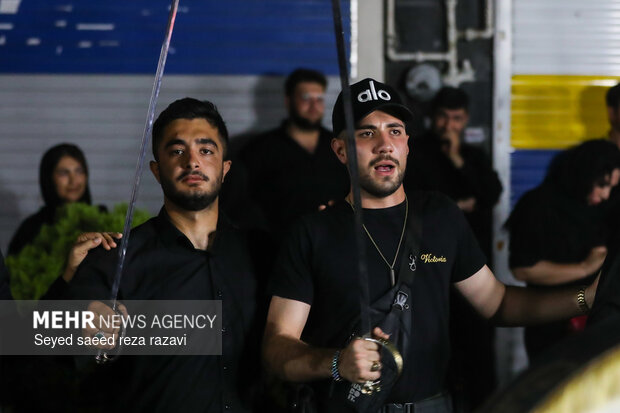 مراسم عزاداری شب هشتم ماه محرم در میدان منیریه