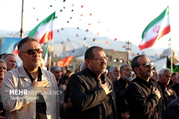 یوم العطش» اجتماع با شکوه پرچمداران حسینی در همدان»