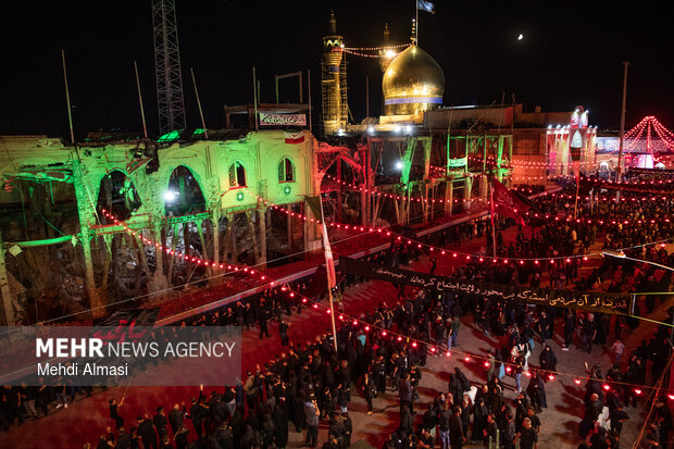 اهتزاز پرچم «یا لثارات الحسین» بر فراز حسینیه اعظم زنجان