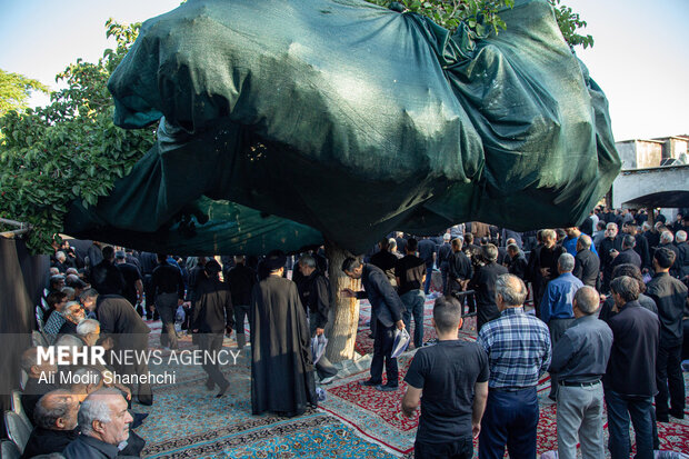 عزاداری در حسینیه سوخته وکیل‌آباد مشهد