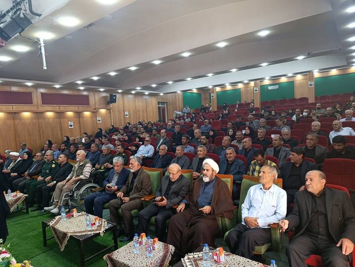 فرهنگ ایثار و شهادت باید از خانواده‌ها به نسل جوان منتقل شود