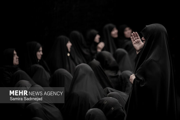 عزاداری دهه اول محرم در حسینیه سادات اخوی