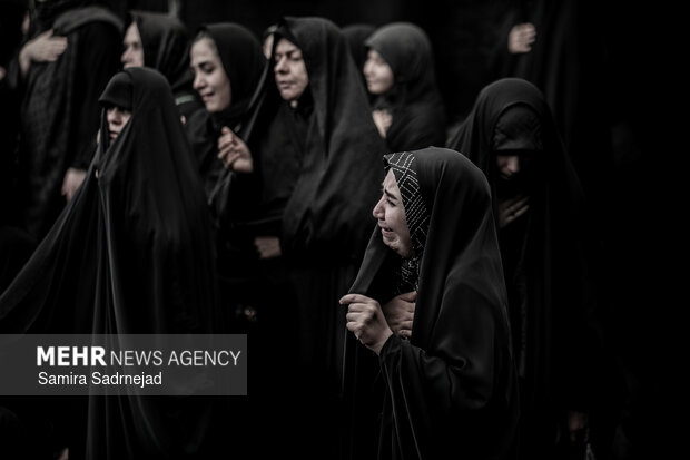 عزاداری دهه اول محرم در حسینیه سادات اخوی