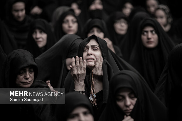 عزاداری دهه اول محرم در حسینیه سادات اخوی
