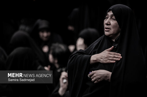 عزاداری دهه اول محرم در حسینیه سادات اخوی