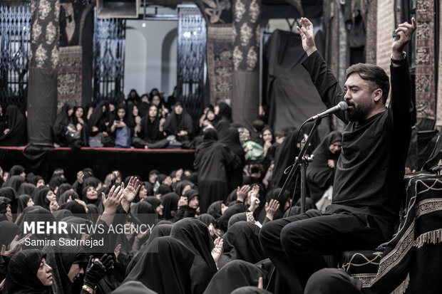 عزاداری دهه اول محرم در حسینیه سادات اخوی