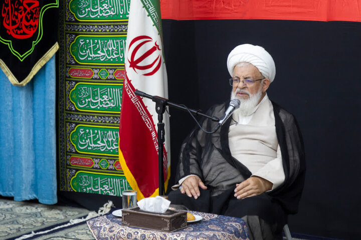 تأکید امام جمعه یزد بر تقویت نقش مساجد در مسیر اسلام و انقلاب