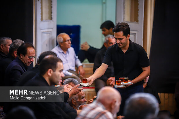 آیین روضه خوانی سنتی در «خانه پاسدار» یزد