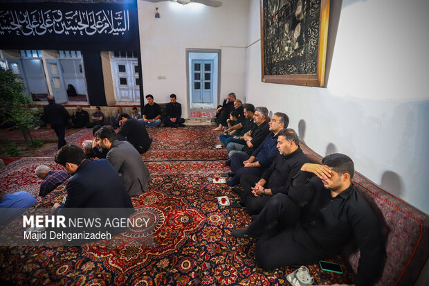 آیین روضه خوانی سنتی در «خانه پاسدار» یزد