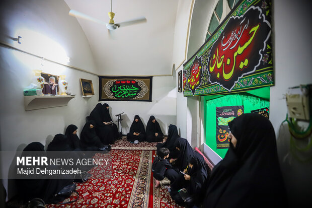 آیین روضه‌خوانی سنتی در «خونه کوچیکُک» یزد