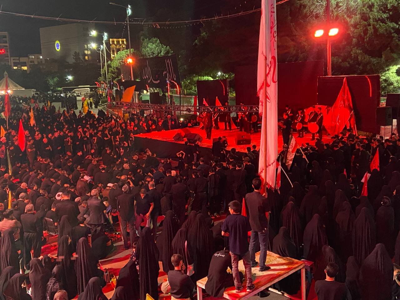 عزاداری حماسی کرمانی‌ها در شب هشتم ماه محرم