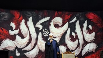 ملت ایران عزت و مقاومت را از مکتب عاشورا آموخته است