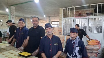 توزیع ۵ هزار غذای نذری در روز تاسوعا؛آستان مقدس امامزاده ابراهیم (ع)