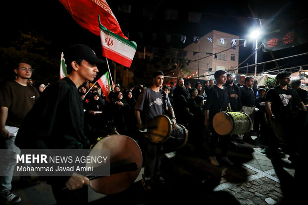 مراسم شب تاسوعا در هیات خادمان مهدی عج قزوین